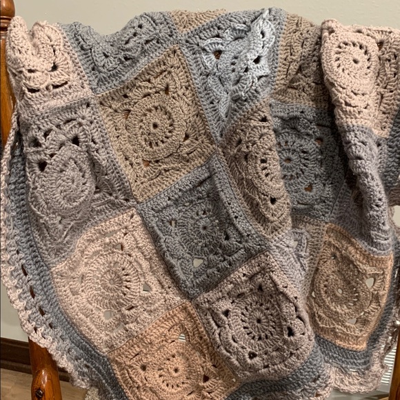 Handcrafted Crochet Baby Blanket - Multicolor - Picture 2 of 3